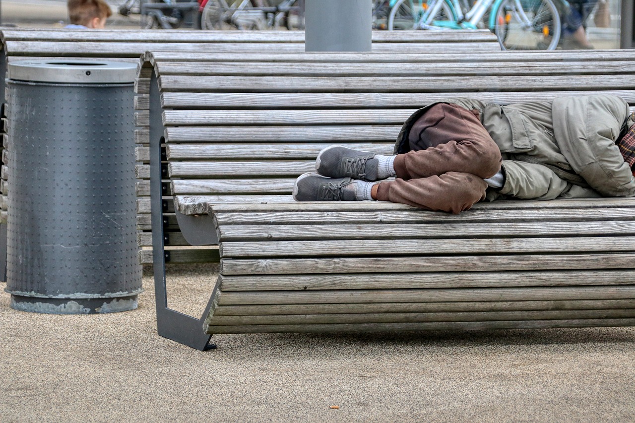 homeless-5283148_1280.jpg