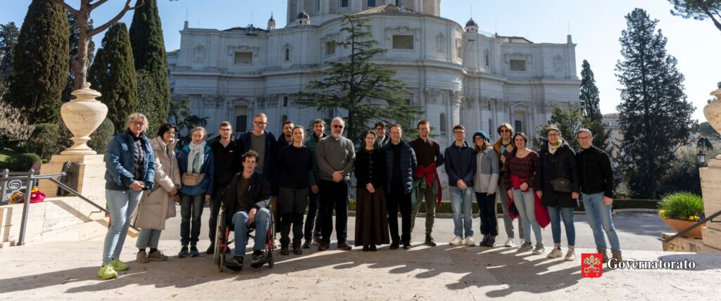 Strada, preghiera, incontri in Vaticano