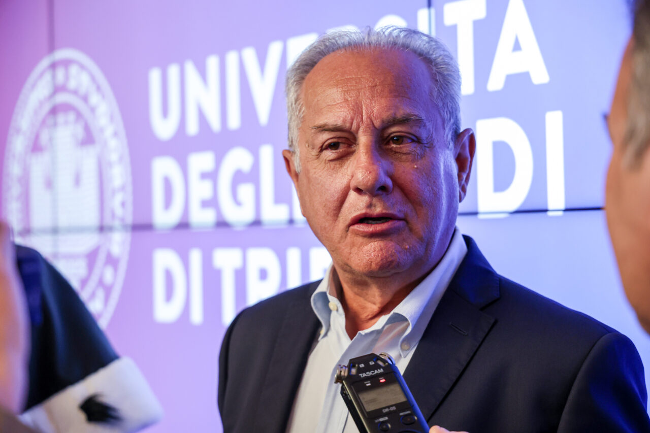 Trst 12-05-2025 - UNIVERZA: Julio Velasco častni doktor Trst 12-05-2025 - UNIVERZA: Julio Velasco častni doktor