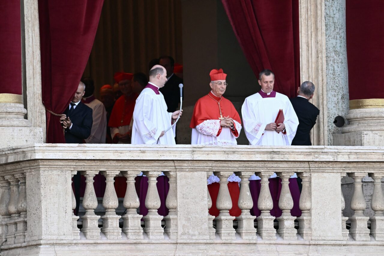 AFP__20250508__44YW7L9__v1__HighRes__VaticanReligionPopeConclave-scaled AFP__20250508__44YW7L9__v1__HighRes__VaticanReligionPopeConclave-scaled