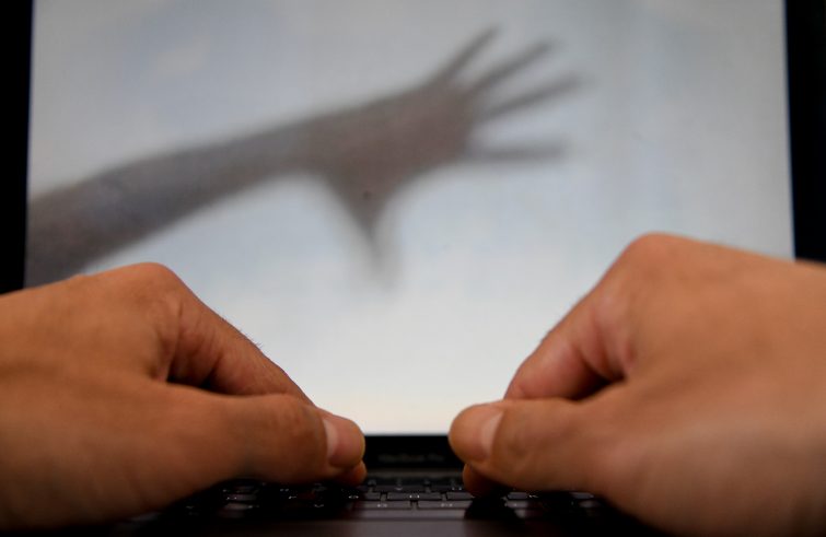 La violenza, non solo di genere, online è più reale che mai