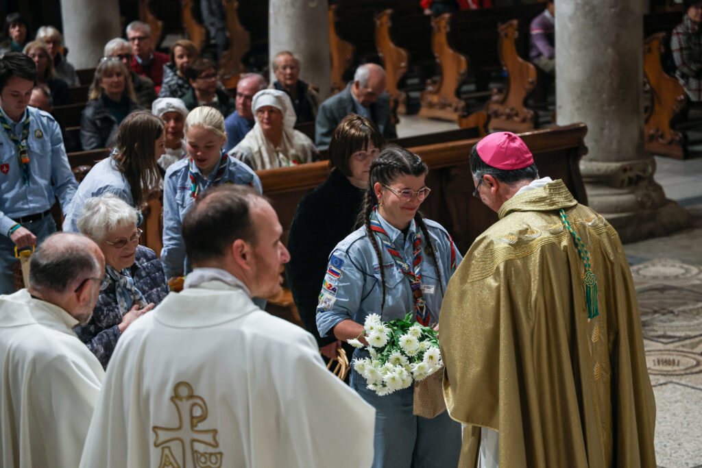 Insieme a San Giusto per lodare e ringraziare il Signore Insieme a San Giusto per lodare e ringraziare il Signore
