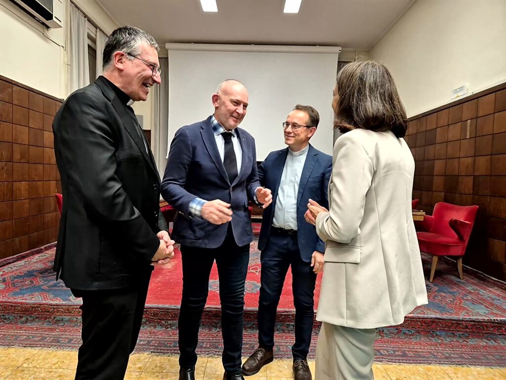 Nuove strade per migliorare e superare la crisi climatica Nuove strade per migliorare e superare la crisi climatica