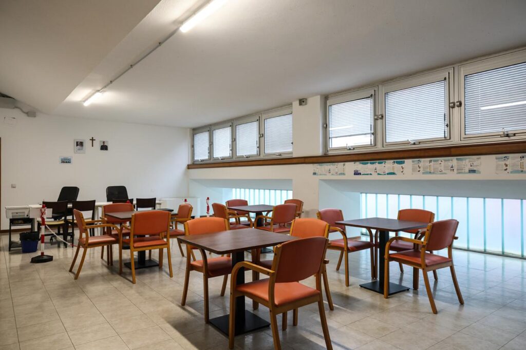 Punto di riferimento e luogo di “micro-normalità” possibile Punto di riferimento e luogo di “micro-normalità” possibile