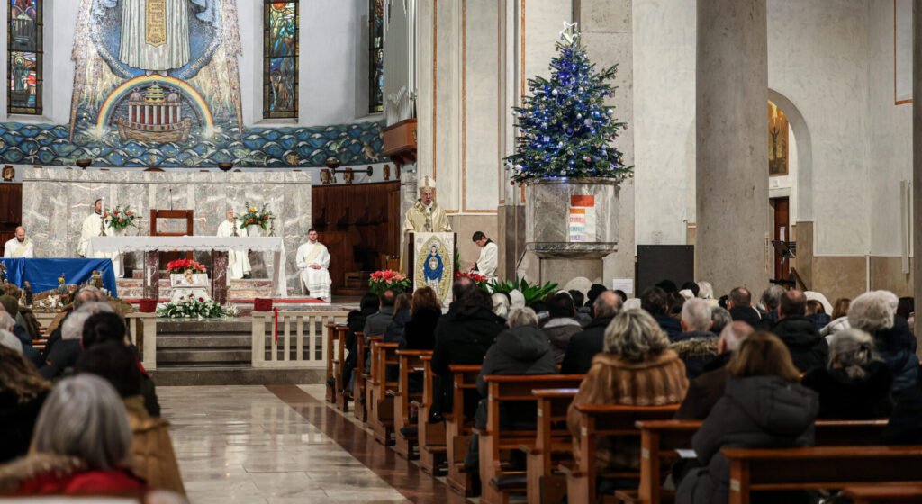 Lo sguardo rivolto a Gesù che ci rende tutti fratelli