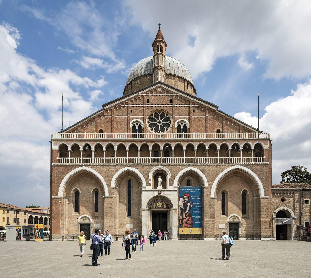 SantAntonio_Padua_-_Facade-1280x1145.jpg