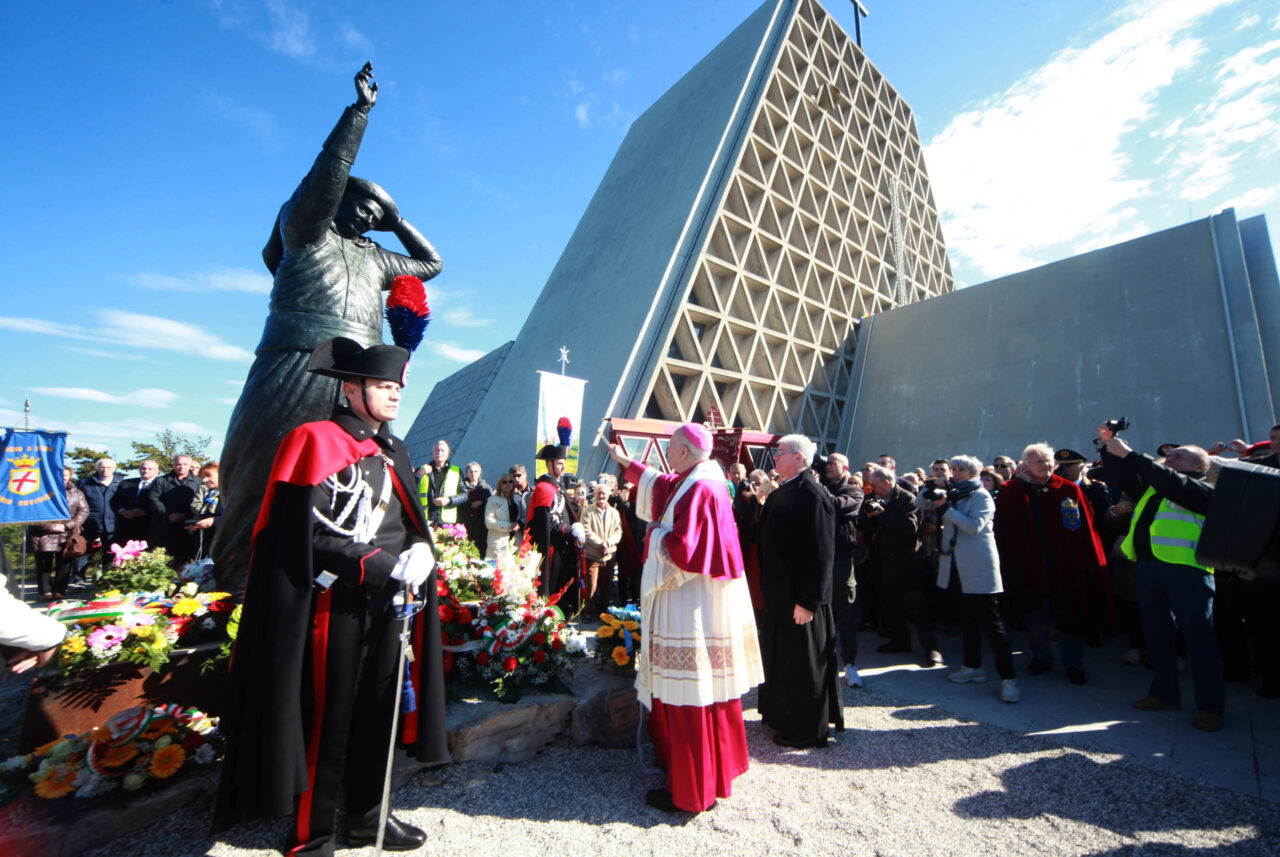 Monte Grisa, Benedizione Statua Mons. Santin