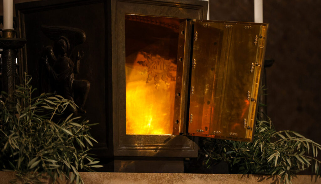 L’Unicum del Triduo Pasquale: dal silenzio alla Luce