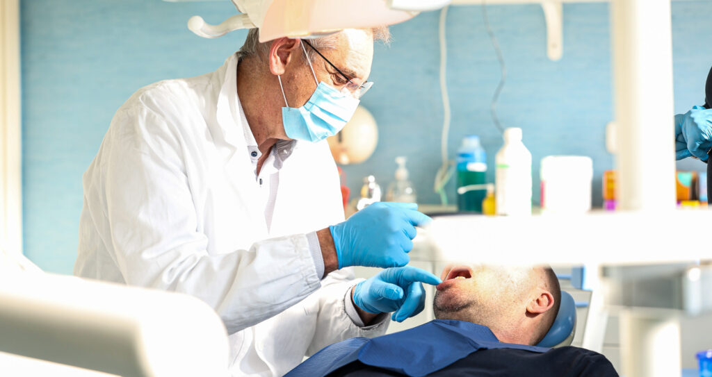 Cure, ascolto, dignità: per il sorriso delle persone fragili