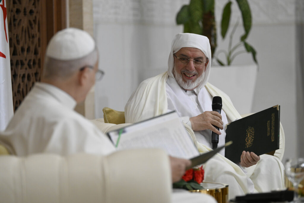 Papa in Algeria: un incontro che accende speranza