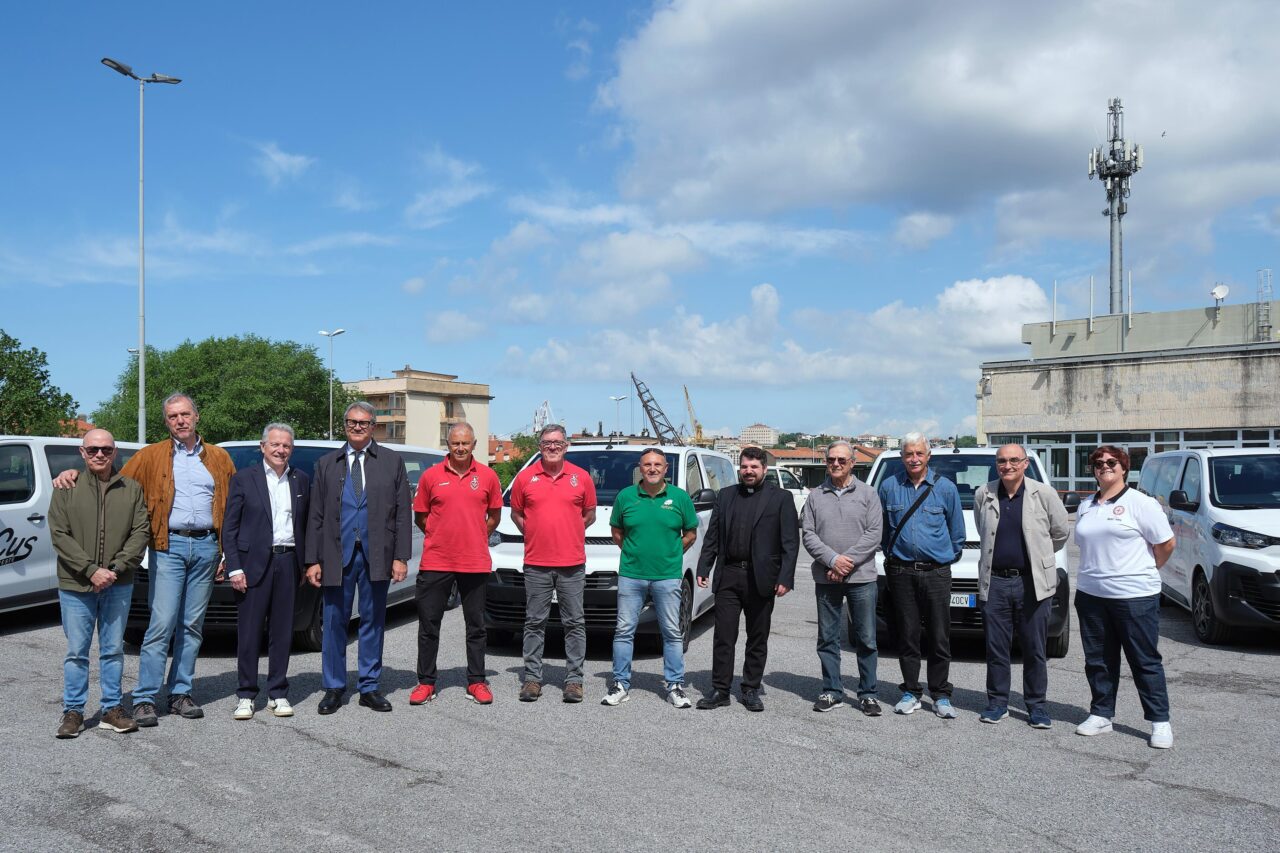 Donazione-pulmino-Fondazione-CRTrieste_Valmaura-1280x853.jpeg