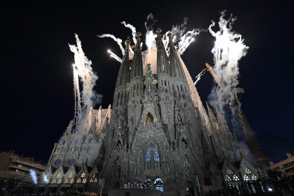 Papa in Spagna: “non possiamo credere in Gesù e fare guerra” Papa in Spagna: “non possiamo credere in Gesù e fare guerra”